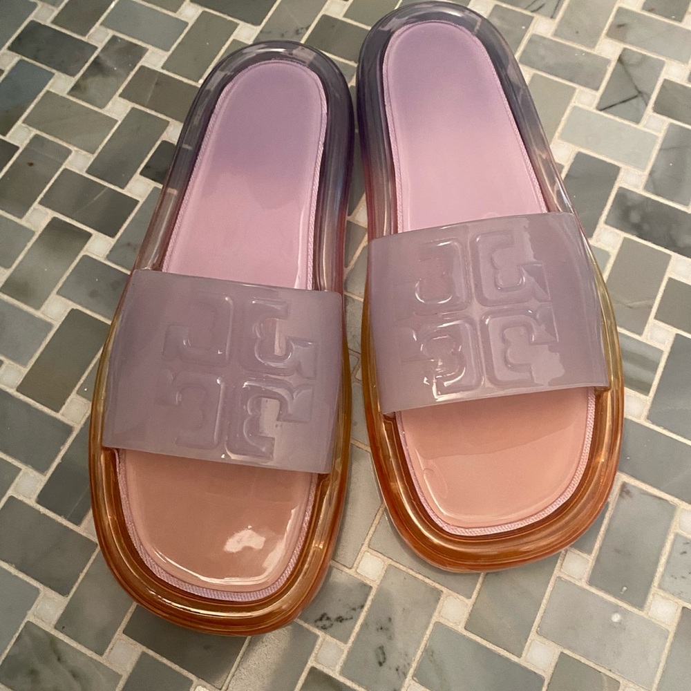 Very cute gel sandals from Tory Burch great condition hardly used.